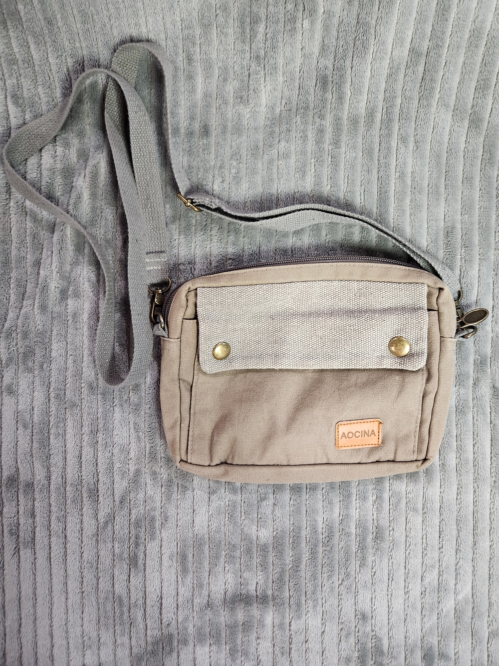 Aocina Canvas Crossbody Bag in Taupe